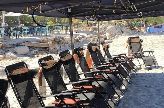 Festa privata a Flamingo Beach: Tour di gruppo all-inclusive