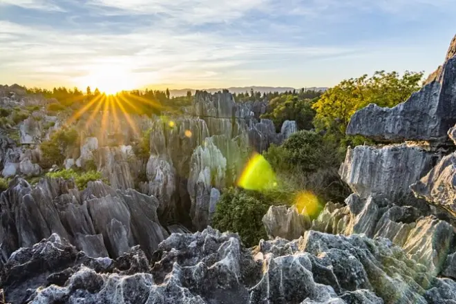 Kunming Steinwald Jiuxiang Privattour: UNESCO-Karst
