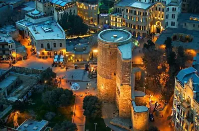 Vieille ville de Bakou : Tour de la Vierge et palais Shirvanshah