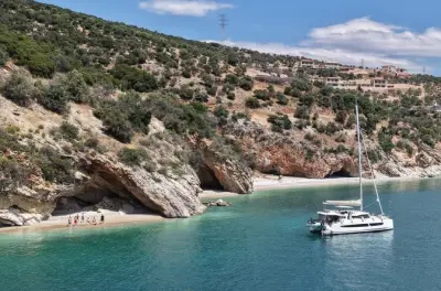 Catamarã em Nafplio: 8h de snorkel com almoço incluso