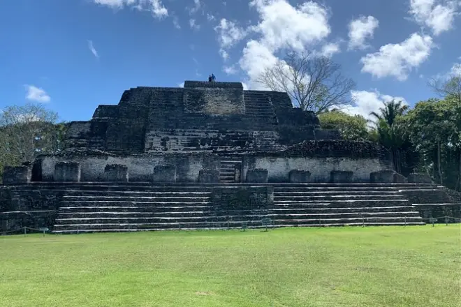 Höhlen-Tubing, Zipline & Altun Ha Ruinen ab Belize City