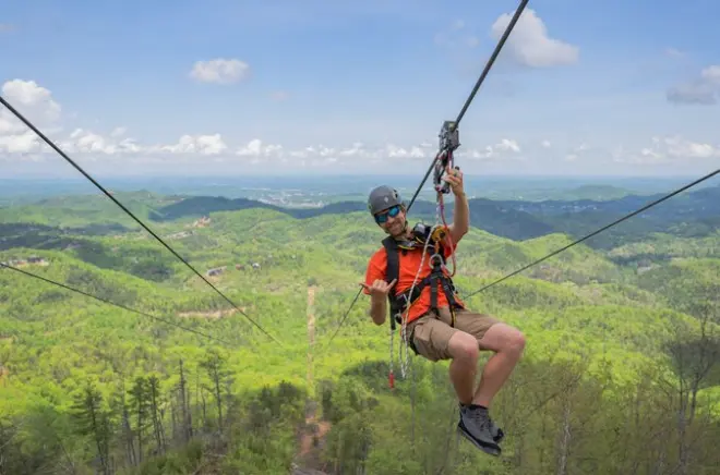 Ziplining in Pigeon Forge: Amerikas längste Zipline