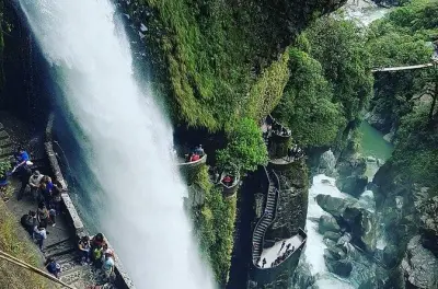 Ziplining in Baños: Canopy, Wasserfälle & Extremsport