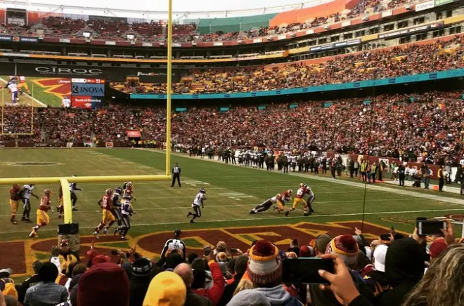 Washington Commanders Spiel im Northwest Stadium: Live NFL Action