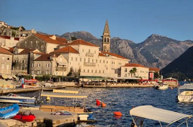 Podgorica nach Budva, Kotor & Perast private Küstentour