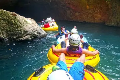 Regenwaldwanderung und unterirdische Flussfahrt mit Mittagessen