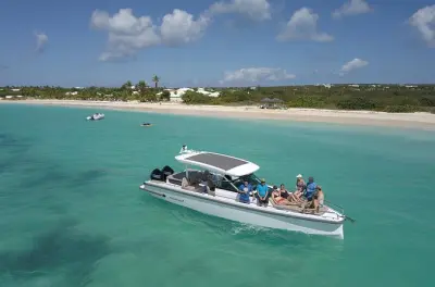 Noleggio barca privata a St. Martin: Tintamarre e Happy Bay