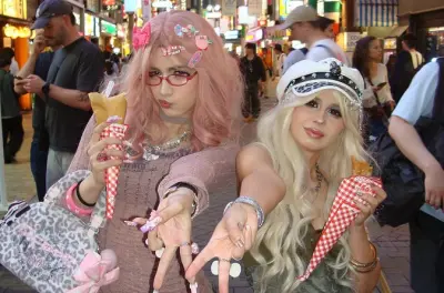 Gyaru-Makeover in Shibuya: Haare, Make-up & Styling