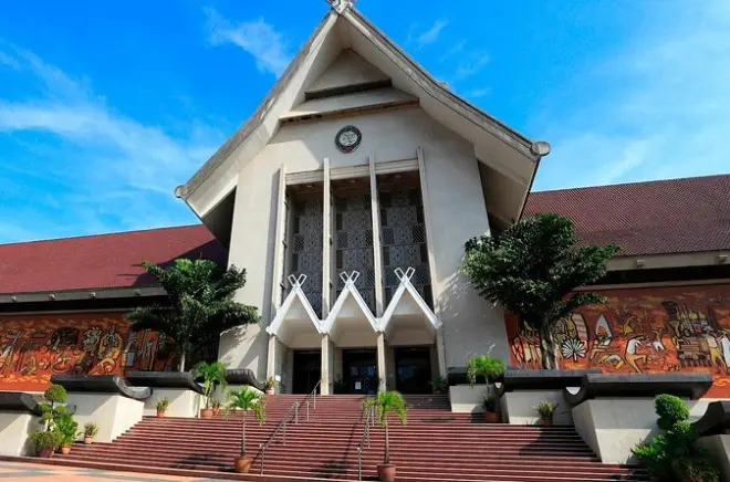 Museu Nacional de Kuala Lumpur e pontos históricos da cidade