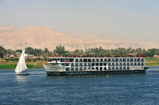 4-day Nile cruise Aswan to Luxor: Eight temples