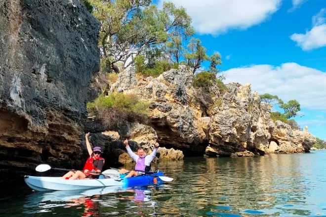 Kayaking Swan River: Limestone cliffs and caves tour