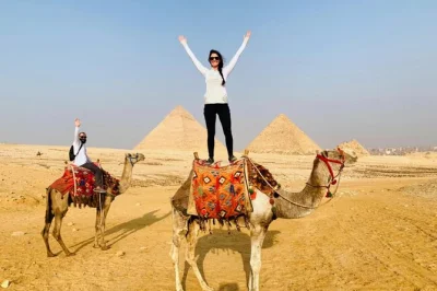 Entdecke die pyramiden von gizeh, die sphinx, saqqara & memphis mit einem lokalen guide. inklusive hoteltransfer, privatem auto & wasser. buche dein kairo-abenteuer jetzt.