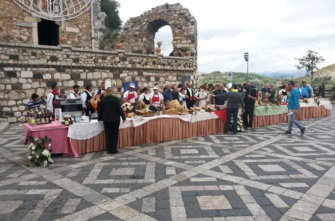 Godfather-Tour und Taormina mit Savoca Street Food