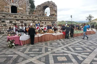 Godfather-Tour und Taormina mit Savoca Street Food
