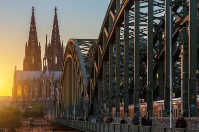 90-minütige Fototour Köln: Dom & Hohenzollernbrücke