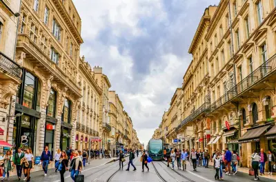 Bordeaux avec un local : Photos des lieux emblématiques et secrets