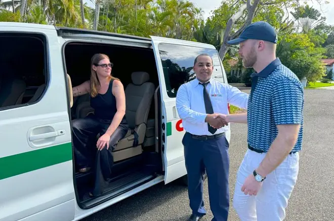 Traslado do aeroporto de Puerto Plata para hotel: Van com ar-condicionado
