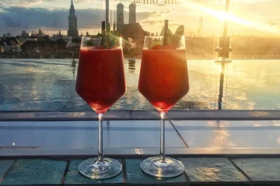 Kick off your night in munich with a private cocktail tour, guided by locals. visit historic bars, sample unique drinks, and enjoy all-inclusive tastings. book now.