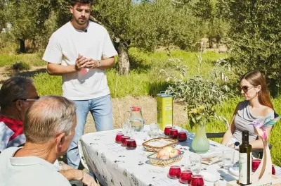 Córdoba olive grove tour: Organic EVOO tasting with Adrian