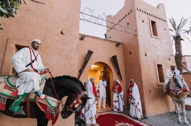 Cena bereber en Agadir: Folklore, acróbatas y fantasía