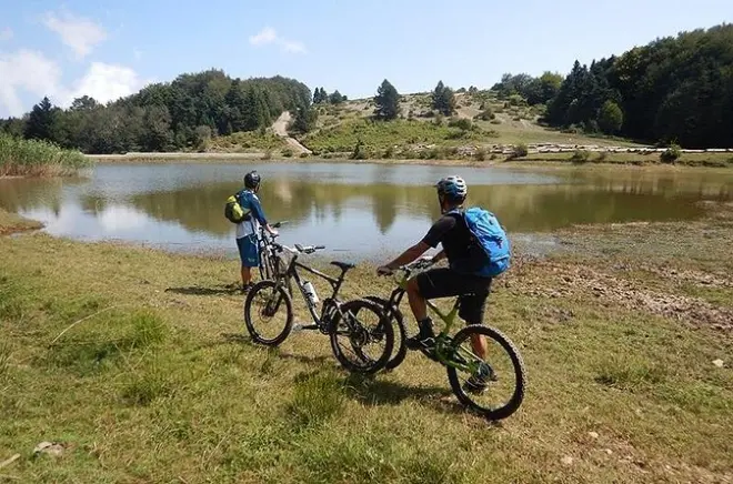 Monte Olympus en bici: Ruta guiada de 4 horas con vistas al lago