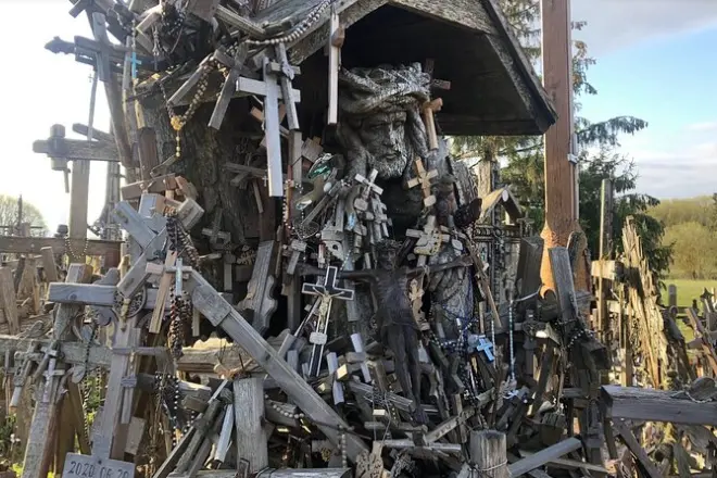 Riga to Hill of Crosses Private Transfer: Pilgrimage & Free Time