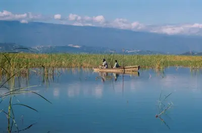 Lake Enriquillo Tour: Crocodiles & Wine Villages