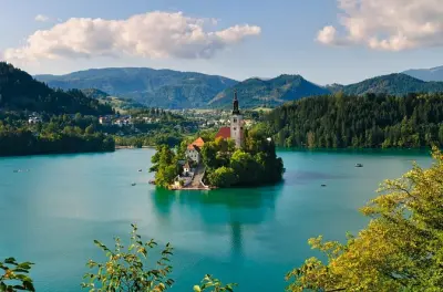 Ljubljana & Lake Bled tour: Dragons, poets and a Pletna boat