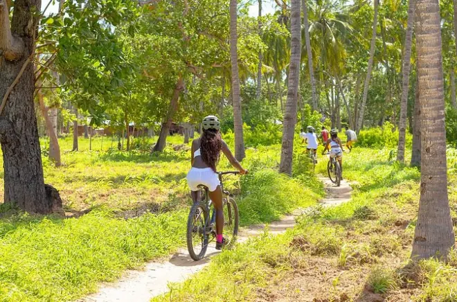 Tour in mountain bike a Watamu: Villaggi Giriama e sentieri costieri