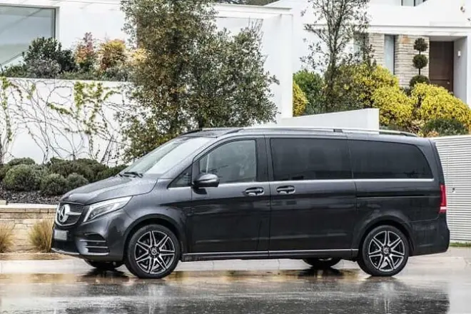 Flughafentransfer Pointe-à-Pitre nach Sainte-Anne: Privater Minivan