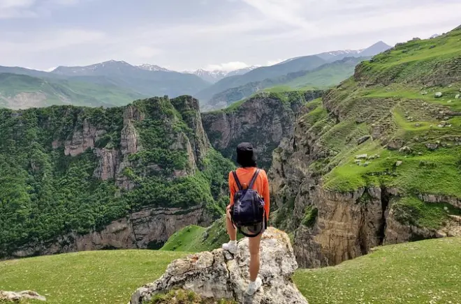Caminhada até a cachoeira Griz saindo de Baku com almoço caseiro
