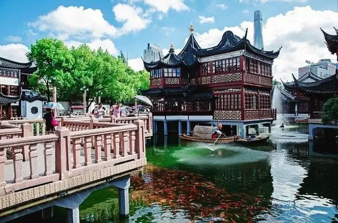 Shanghai Airport Layover Tour: Old City, Yu Garden & Bund