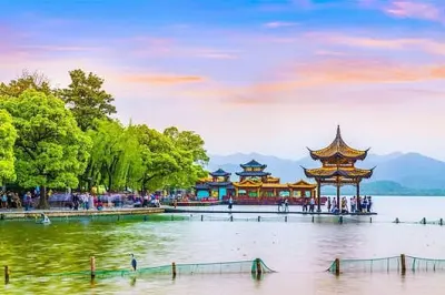 Hangzhou Zwischenstopp Tour: Westsee, Teeplantage & Alte Straße