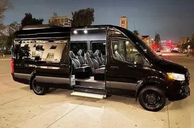 Privater Minibus-Transfer vom Kreuzfahrthafen Bergen in die Stadt