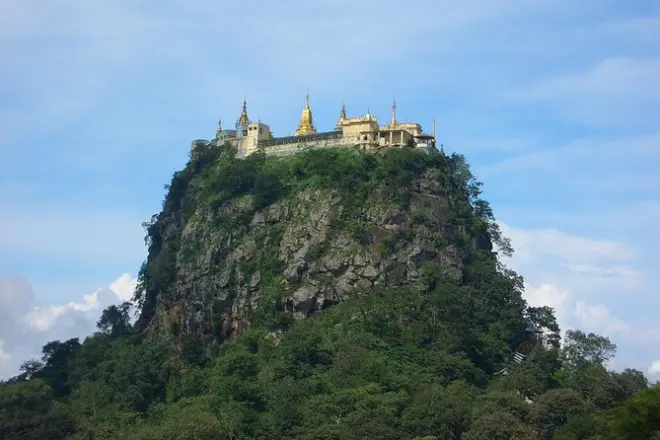 Monte Popa desde Bagan: Tour privado con pueblos rurales