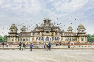 Reserva jaipur darshan en coche para una excursión de día completo. incluye fuerte amber, hawa mahal, palacio de la ciudad y más. recogida y regreso al hotel incluidos.