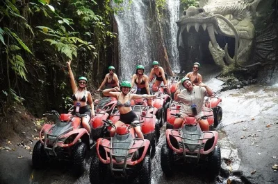 Explore as trilhas da selva de bali de atv, refresque-se na cachoeira e descubra a misteriosa caverna do dragão com guia local. inclui almoço, equipamentos e transporte.