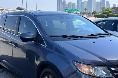 Trasferimento privato da Muscat ad Abu Dhabi: Viaggio di 5 ore