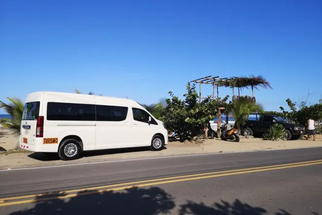 Da aeroporto San José a Puerto Viejo in minivan privata, 4 ore