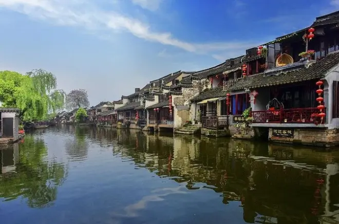 Fengjing and Xitang Water Towns Private Tour from Shanghai