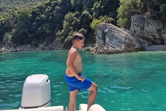 Saranda Bootstour: Sechs Küstenstopps mit Schnorcheln