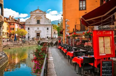 Annecy Walking Tour with Audioguide: 21 Landmarks at Your Pace