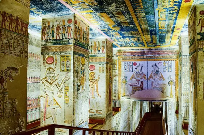 Luxor day trip from Hurghada: Private guide, four temples