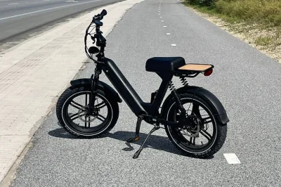 Scopri aruba in ebike elettrica con ricarica solare, percorsi flessibili e consigli locali. casco, lucchetto e breve istruzione inclusi.