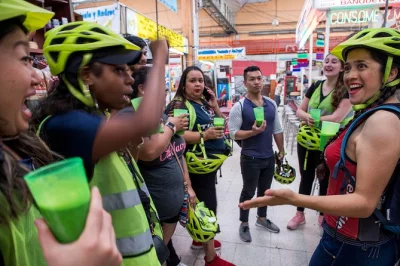 Recorre en e-bike los barrios más cool de cdmx, prueba comida callejera con guía local y descubre el parque chapultepec. reserva ya para snacks y anécdotas.