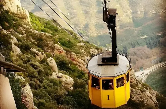 Montserrat Seilbahn Ticket: Bergblick ab Barcelona