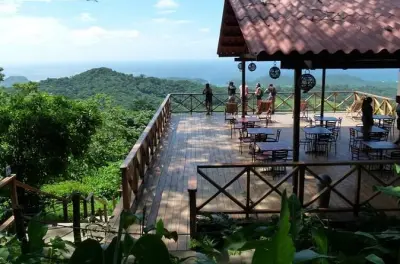 Tyrolienne à San Juan del Sur : Parc aventure avec vue sur 5 plages