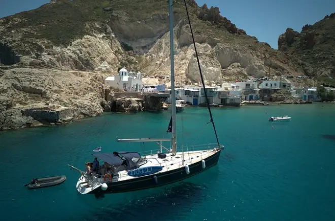 Polyaigos snorkeling e crociera a vela con meze e soste per nuotare