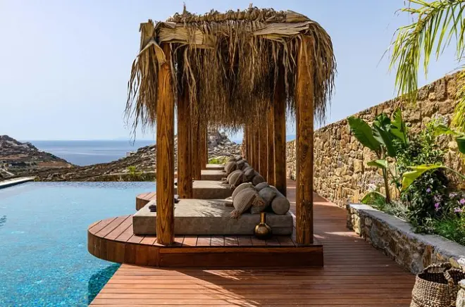 Wellness-Tag auf Mykonos: Yoga, Massage & Pool