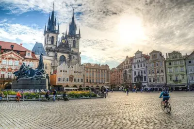 Privater Transfer von Wien nach Prag mit 2-stündigem Zwischenstopp